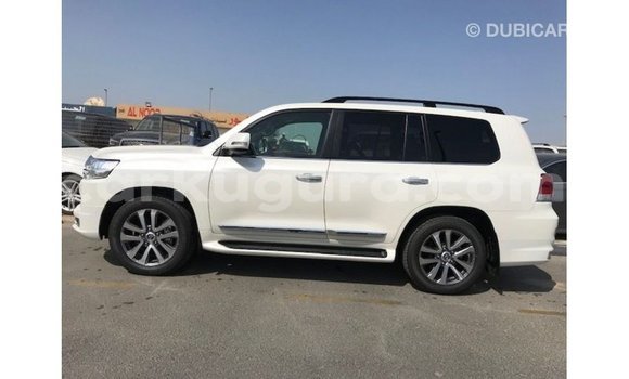Buy Import Toyota Land Cruiser White Car in Import - Dubai in Bujumbura Buy Import Toyota Land Cruiser White Car in Import - Dubai in Bujumbura