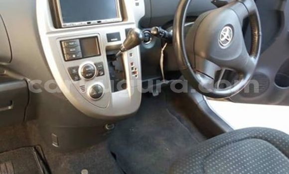 Acheter Occasion Voiture Toyota Ractis Gris à Bururi au Burundi Acheter Occasion Voiture Toyota Ractis Gris à Bururi au Burundi