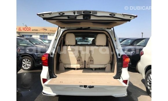Acheter Import Voiture Toyota Land Cruiser Blanc à Import - Dubai, Bujumbura Acheter Import Voiture Toyota Land Cruiser Blanc à Import - Dubai, Bujumbura