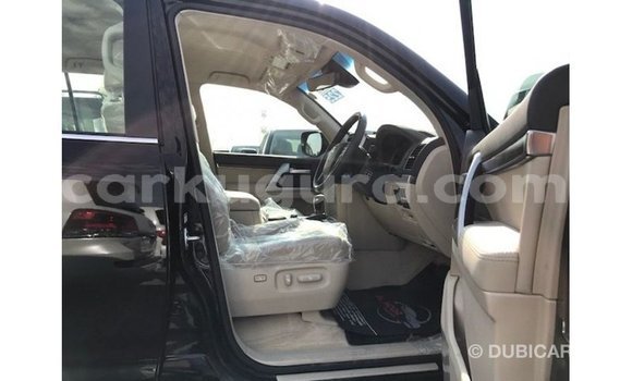 Acheter Import Voiture Toyota Land Cruiser Noir à Import - Dubai, Bujumbura Acheter Import Voiture Toyota Land Cruiser Noir à Import - Dubai, Bujumbura