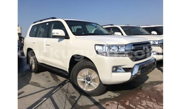 Nunua Imported Toyota Land Cruiser Nyeupe Gari ndani ya Import - Dubai nchini Bujumbura Nunua Imported Toyota Land Cruiser Nyeupe Gari ndani ya Import - Dubai nchini Bujumbura