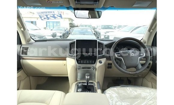 Nunua Imported Toyota Land Cruiser Nyeupe Gari ndani ya Import - Dubai nchini Bujumbura Nunua Imported Toyota Land Cruiser Nyeupe Gari ndani ya Import - Dubai nchini Bujumbura