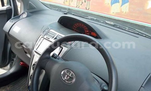Acheter Occasion Voiture Toyota Vitz Gris à Bururi au Burundi Acheter Occasion Voiture Toyota Vitz Gris à Bururi au Burundi
