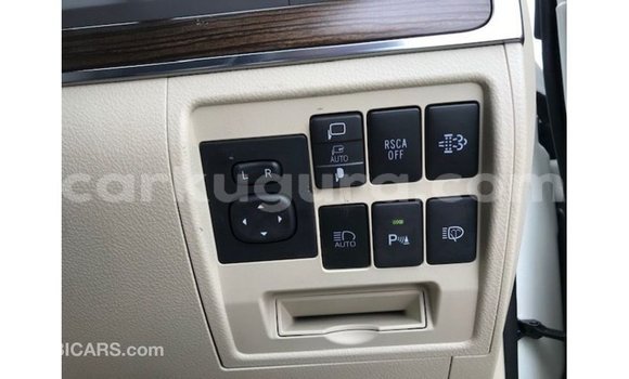 Nunua Imported Toyota Land Cruiser Nyeupe Gari ndani ya Import - Dubai nchini Bujumbura Nunua Imported Toyota Land Cruiser Nyeupe Gari ndani ya Import - Dubai nchini Bujumbura