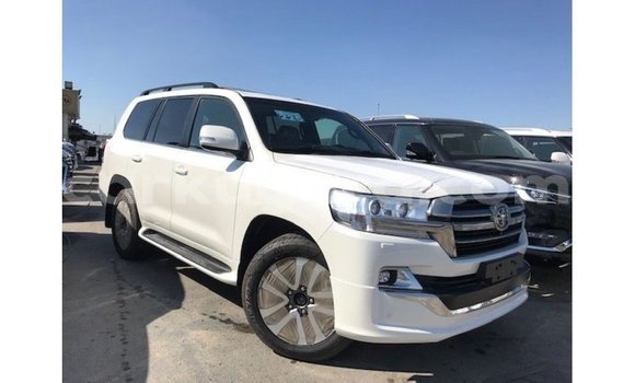 Nunua Imported Toyota Land Cruiser Nyeupe Gari ndani ya Import - Dubai nchini Bujumbura Nunua Imported Toyota Land Cruiser Nyeupe Gari ndani ya Import - Dubai nchini Bujumbura