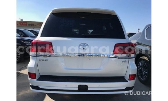 Nunua Imported Toyota Land Cruiser Nyeupe Gari ndani ya Import - Dubai nchini Bujumbura Nunua Imported Toyota Land Cruiser Nyeupe Gari ndani ya Import - Dubai nchini Bujumbura