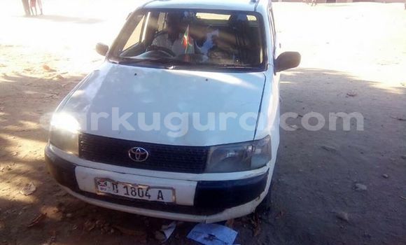 Nunua Ilio tumika Toyota Succeed Nyeupe Gari ndani ya Bururi nchini Burundi Nunua Ilio tumika Toyota Succeed Nyeupe Gari ndani ya Bururi nchini Burundi