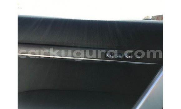 Nunua Imported Toyota Land Cruiser Nyeupe Gari ndani ya Import - Dubai nchini Bujumbura Nunua Imported Toyota Land Cruiser Nyeupe Gari ndani ya Import - Dubai nchini Bujumbura
