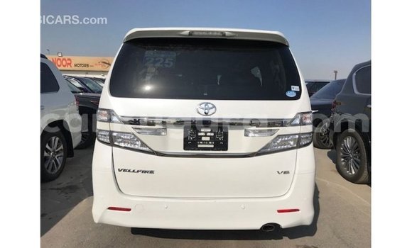 Acheter Import Voiture Toyota Vellfire Blanc à Import - Dubai, Bujumbura Acheter Import Voiture Toyota Vellfire Blanc à Import - Dubai, Bujumbura