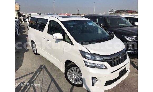 Acheter Import Voiture Toyota Vellfire Blanc à Import - Dubai, Bujumbura Acheter Import Voiture Toyota Vellfire Blanc à Import - Dubai, Bujumbura