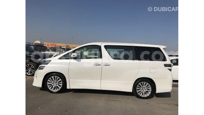 Big with watermark toyota vellfire bujumbura import dubai 4257