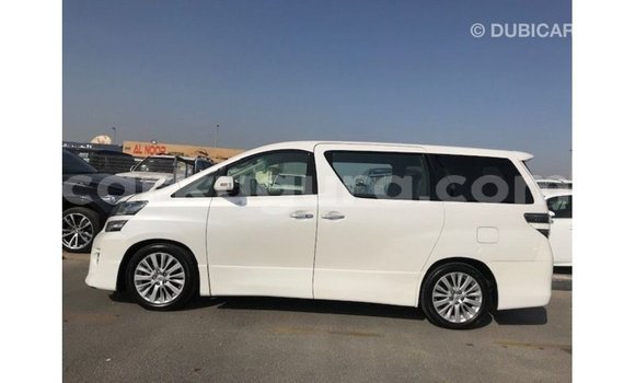 Acheter Import Voiture Toyota Vellfire Blanc à Import - Dubai, Bujumbura Acheter Import Voiture Toyota Vellfire Blanc à Import - Dubai, Bujumbura