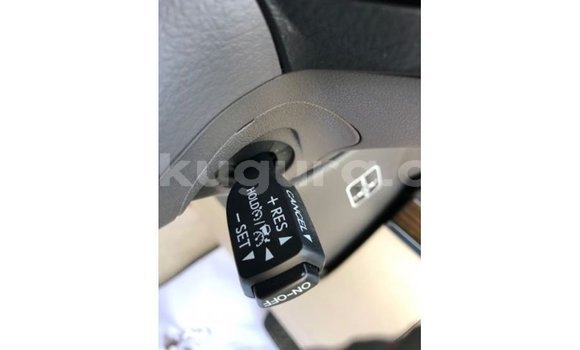 Acheter Import Voiture Toyota Land Cruiser Blanc à Import - Dubai, Bujumbura Acheter Import Voiture Toyota Land Cruiser Blanc à Import - Dubai, Bujumbura