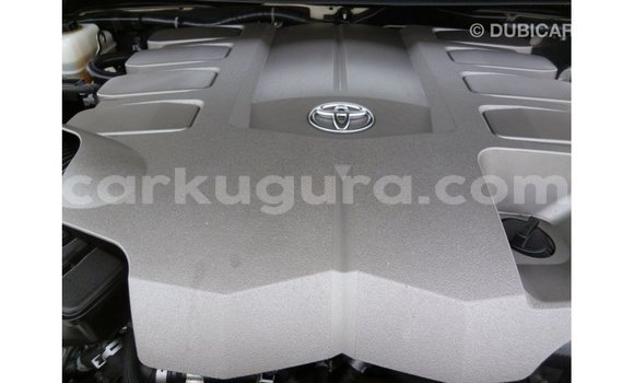 Acheter Import Voiture Toyota Land Cruiser Blanc à Import - Dubai, Bujumbura Acheter Import Voiture Toyota Land Cruiser Blanc à Import - Dubai, Bujumbura
