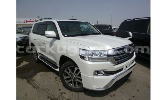 Acheter Import Voiture Toyota Land Cruiser Blanc à Import - Dubai, Bujumbura Acheter Import Voiture Toyota Land Cruiser Blanc à Import - Dubai, Bujumbura