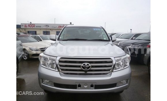 Nunua Imported Toyota Land Cruiser Nyingine Gari ndani ya Import - Dubai nchini Bujumbura Nunua Imported Toyota Land Cruiser Nyingine Gari ndani ya Import - Dubai nchini Bujumbura