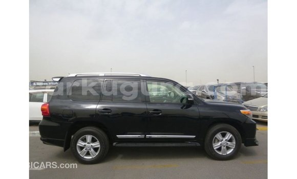 Nunua Imported Toyota Land Cruiser Nyeusi Gari ndani ya Import - Dubai nchini Bujumbura Nunua Imported Toyota Land Cruiser Nyeusi Gari ndani ya Import - Dubai nchini Bujumbura