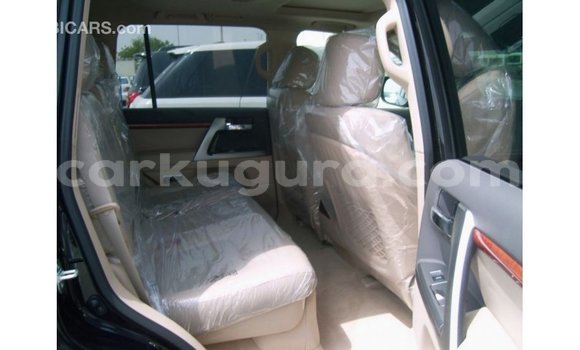 Acheter Import Voiture Toyota Land Cruiser Noir à Import - Dubai, Bujumbura Acheter Import Voiture Toyota Land Cruiser Noir à Import - Dubai, Bujumbura