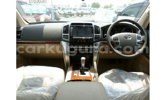 Acheter Import Voiture Toyota Land Cruiser Blanc à Import - Dubai, Bujumbura Acheter Import Voiture Toyota Land Cruiser Blanc à Import - Dubai, Bujumbura