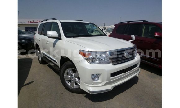 Acheter Import Voiture Toyota Land Cruiser Blanc à Import - Dubai, Bujumbura Acheter Import Voiture Toyota Land Cruiser Blanc à Import - Dubai, Bujumbura