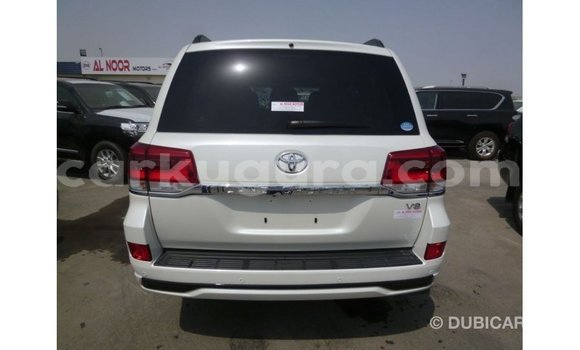 Acheter Import Voiture Toyota Land Cruiser Blanc à Import - Dubai, Bujumbura Acheter Import Voiture Toyota Land Cruiser Blanc à Import - Dubai, Bujumbura