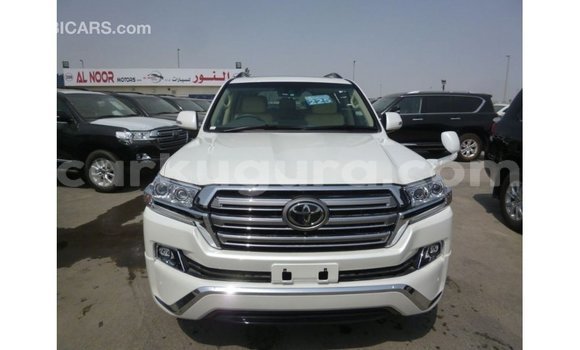 Acheter Import Voiture Toyota Land Cruiser Blanc à Import - Dubai, Bujumbura Acheter Import Voiture Toyota Land Cruiser Blanc à Import - Dubai, Bujumbura