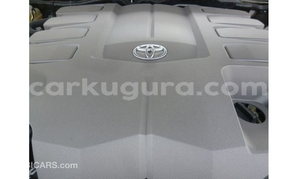 Nunua Imported Toyota Land Cruiser Nyeupe Gari ndani ya Import - Dubai nchini Bujumbura Nunua Imported Toyota Land Cruiser Nyeupe Gari ndani ya Import - Dubai nchini Bujumbura