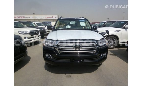 Acheter Import Voiture Toyota Land Cruiser Noir à Import - Dubai, Bujumbura Acheter Import Voiture Toyota Land Cruiser Noir à Import - Dubai, Bujumbura