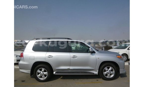 Nunua Imported Toyota Land Cruiser Nyingine Gari ndani ya Import - Dubai nchini Bujumbura Nunua Imported Toyota Land Cruiser Nyingine Gari ndani ya Import - Dubai nchini Bujumbura