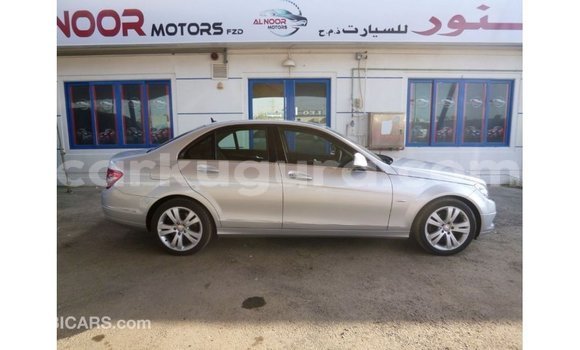 Buy Import Mercedes-Benz 200 Other Car in Import - Dubai in Bujumbura Buy Import Mercedes-Benz 200 Other Car in Import - Dubai in Bujumbura