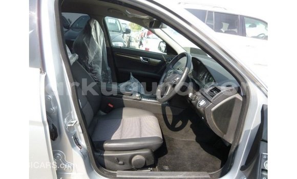 Buy Import Mercedes-Benz 200 Other Car in Import - Dubai in Bujumbura Buy Import Mercedes-Benz 200 Other Car in Import - Dubai in Bujumbura