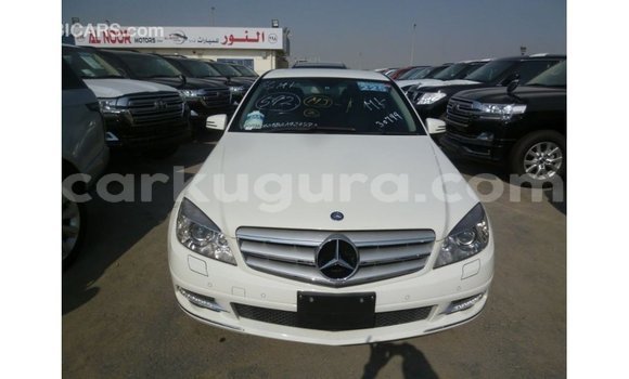 Nunua Imported Mercedes-Benz 200 Nyeupe Gari ndani ya Import - Dubai nchini Bujumbura Nunua Imported Mercedes-Benz 200 Nyeupe Gari ndani ya Import - Dubai nchini Bujumbura
