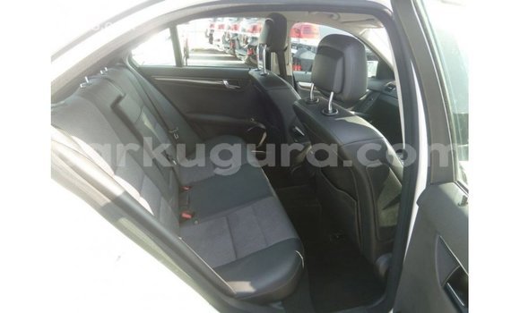 Nunua Imported Mercedes-Benz 200 Nyeupe Gari ndani ya Import - Dubai nchini Bujumbura Nunua Imported Mercedes-Benz 200 Nyeupe Gari ndani ya Import - Dubai nchini Bujumbura