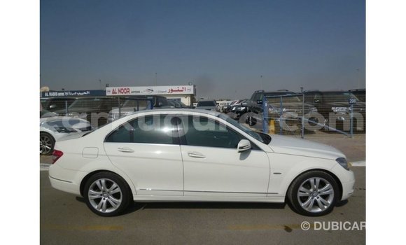 Nunua Imported Mercedes-Benz 200 Nyeupe Gari ndani ya Import - Dubai nchini Bujumbura Nunua Imported Mercedes-Benz 200 Nyeupe Gari ndani ya Import - Dubai nchini Bujumbura