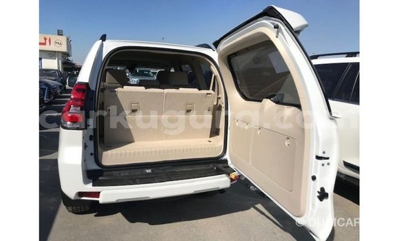 Acheter Import Voiture Toyota Prado Blanc à Import - Dubai, Bujumbura Acheter Import Voiture Toyota Prado Blanc à Import - Dubai, Bujumbura