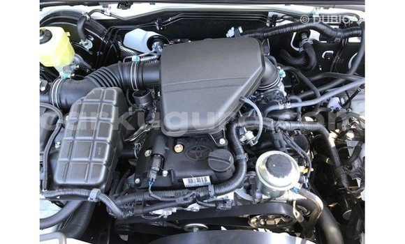 Acheter Import Voiture Toyota Prado Blanc à Import - Dubai, Bujumbura Acheter Import Voiture Toyota Prado Blanc à Import - Dubai, Bujumbura