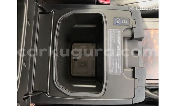 Acheter Import Voiture Toyota Land Cruiser Blanc à Import - Dubai, Bujumbura Acheter Import Voiture Toyota Land Cruiser Blanc à Import - Dubai, Bujumbura