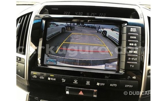 Acheter Import Voiture Toyota Land Cruiser Blanc à Import - Dubai, Bujumbura Acheter Import Voiture Toyota Land Cruiser Blanc à Import - Dubai, Bujumbura