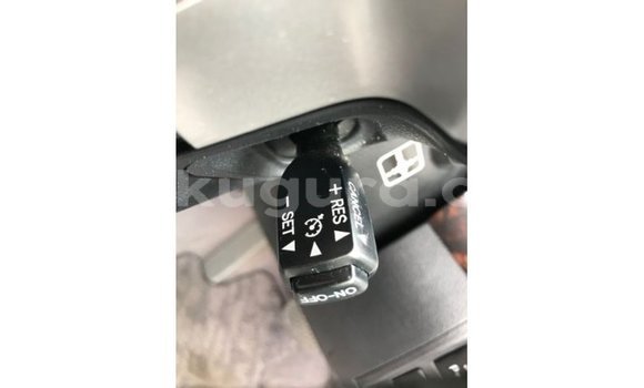 Acheter Import Voiture Toyota Land Cruiser Blanc à Import - Dubai, Bujumbura Acheter Import Voiture Toyota Land Cruiser Blanc à Import - Dubai, Bujumbura