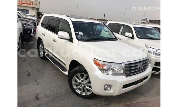 Acheter Import Voiture Toyota Land Cruiser Blanc à Import - Dubai, Bujumbura Acheter Import Voiture Toyota Land Cruiser Blanc à Import - Dubai, Bujumbura
