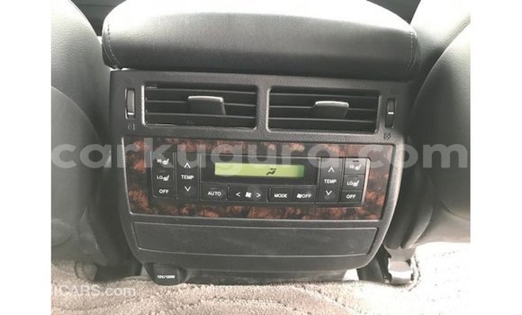 Nunua Imported Toyota Land Cruiser Nyeupe Gari ndani ya Import - Dubai nchini Bujumbura Nunua Imported Toyota Land Cruiser Nyeupe Gari ndani ya Import - Dubai nchini Bujumbura