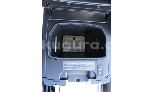 Nunua Imported Toyota Land Cruiser Nyeupe Gari ndani ya Import - Dubai nchini Bujumbura Nunua Imported Toyota Land Cruiser Nyeupe Gari ndani ya Import - Dubai nchini Bujumbura