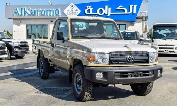 Nunua Imported Toyota Land Cruiser Beige Gari ndani ya Import - Dubai nchini Bujumbura Nunua Imported Toyota Land Cruiser Beige Gari ndani ya Import - Dubai nchini Bujumbura