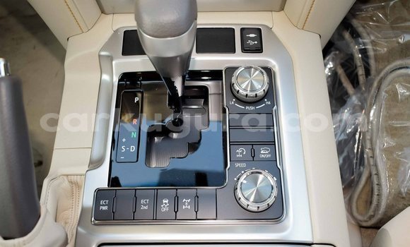 Buy Import Toyota Land Cruiser White Car in Import - Dubai in Bujumbura Buy Import Toyota Land Cruiser White Car in Import - Dubai in Bujumbura