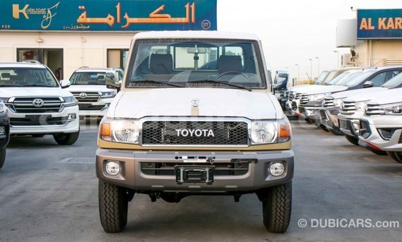 Nunua Imported Toyota Land Cruiser Beige Gari ndani ya Import - Dubai nchini Bujumbura Nunua Imported Toyota Land Cruiser Beige Gari ndani ya Import - Dubai nchini Bujumbura