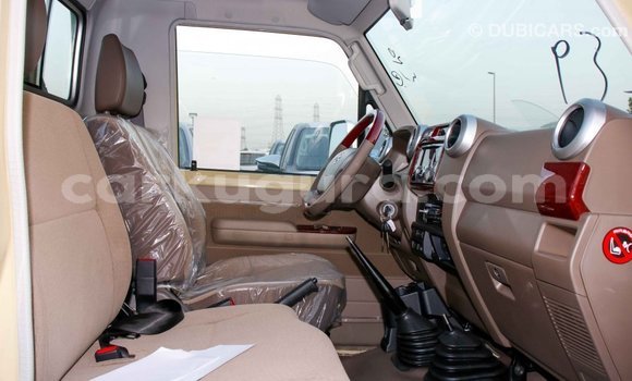 Nunua Imported Toyota Land Cruiser Beige Gari ndani ya Import - Dubai nchini Bujumbura Nunua Imported Toyota Land Cruiser Beige Gari ndani ya Import - Dubai nchini Bujumbura