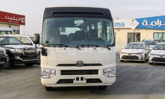 Nunua Imported Toyota Coaster Nyeupe Gari ndani ya Import - Dubai nchini Bujumbura Nunua Imported Toyota Coaster Nyeupe Gari ndani ya Import - Dubai nchini Bujumbura