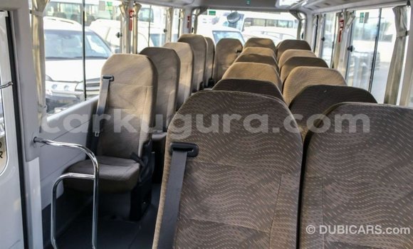 Nunua Imported Toyota Coaster Nyeupe Gari ndani ya Import - Dubai nchini Bujumbura Nunua Imported Toyota Coaster Nyeupe Gari ndani ya Import - Dubai nchini Bujumbura