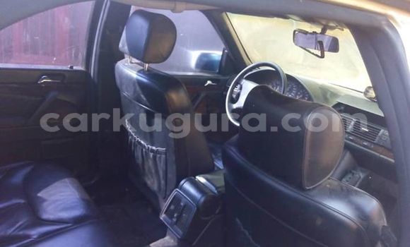 Acheter Occasion Voiture Mercedes-Benz C–Class Gris à Bujumbura, Bujumbura Acheter Occasion Voiture Mercedes-Benz C–Class Gris à Bujumbura, Bujumbura