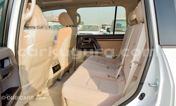 Buy Import Toyota Land Cruiser White Car in Import - Dubai in Bujumbura Buy Import Toyota Land Cruiser White Car in Import - Dubai in Bujumbura